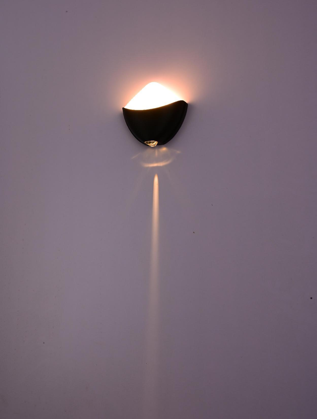 SU-AL-02 OUTDOOR WALL LAMP