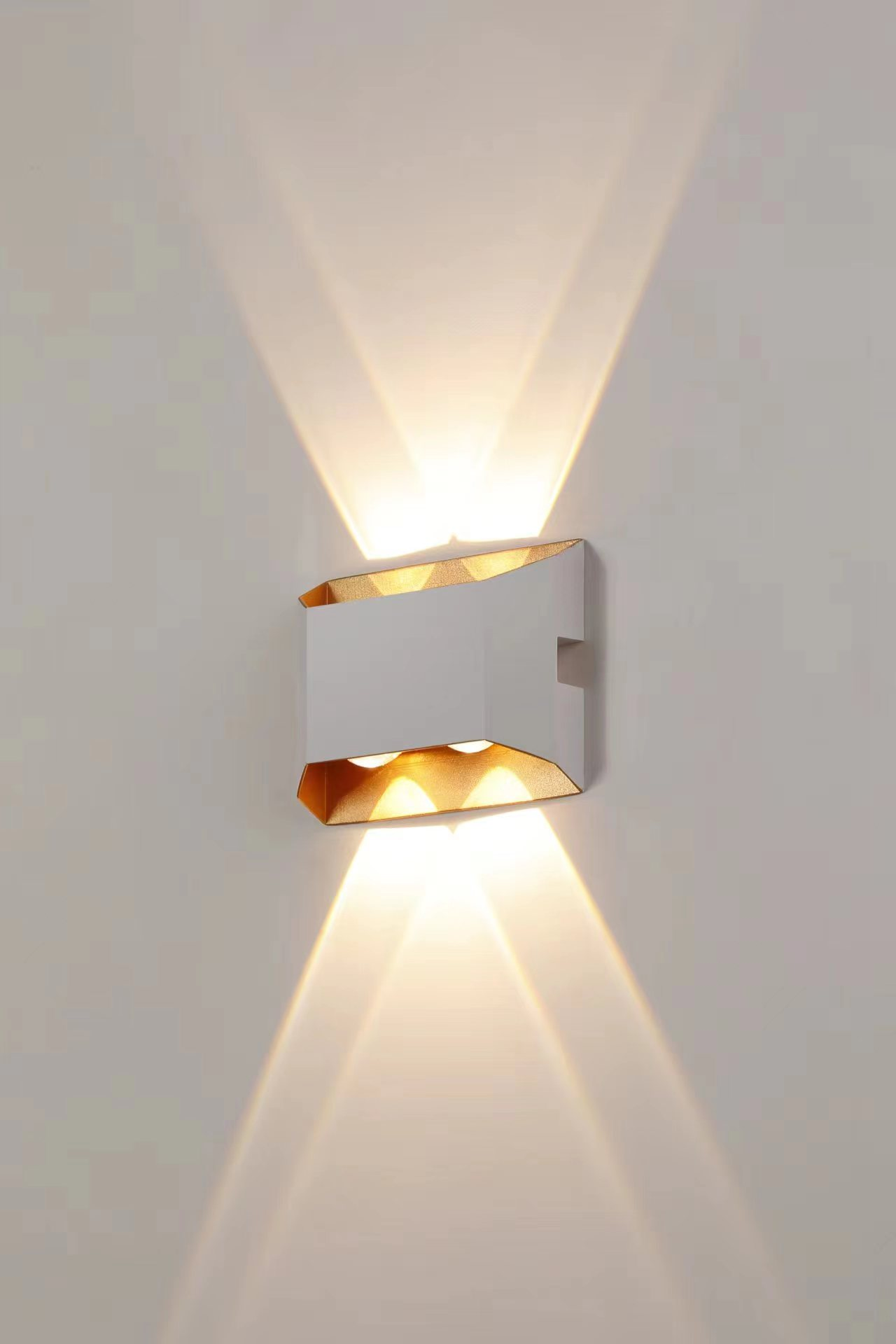 SU-AL-78 OUTDOOR WALL LAMP