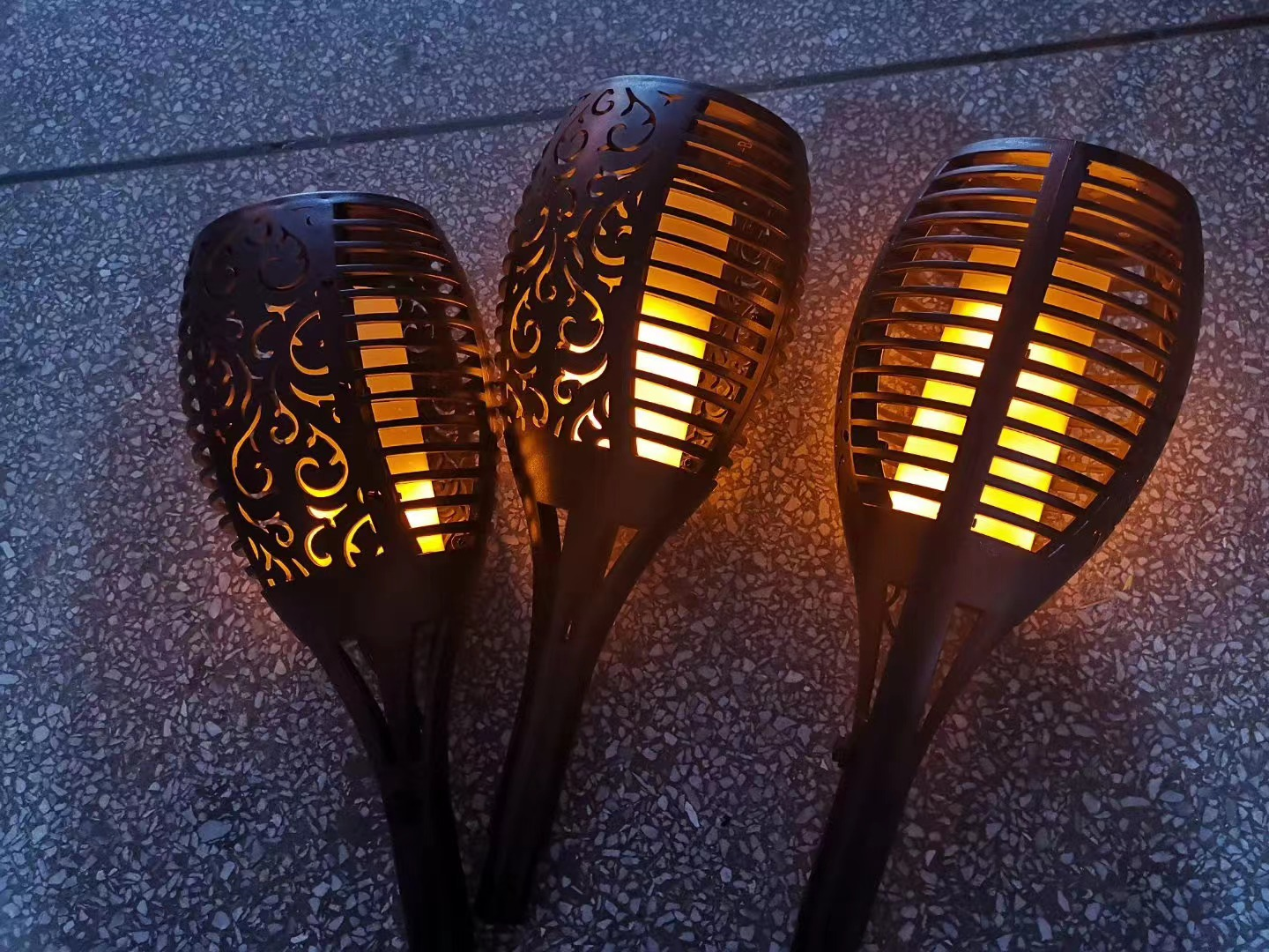 SU-HUX01 7W SOALR PIERCE LAMP